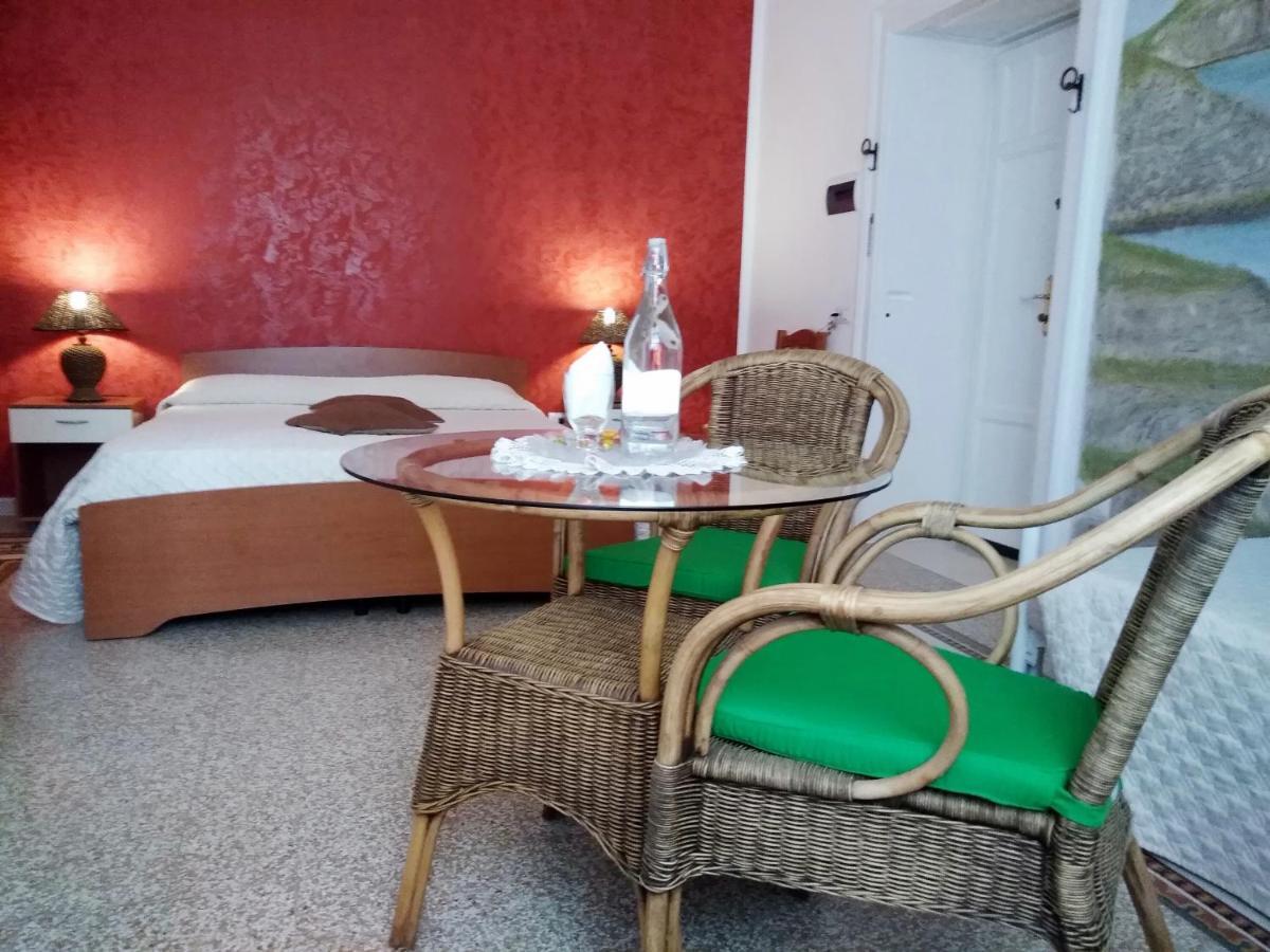 B&B Vico Vacanze Vico Del Gargano Buitenkant foto